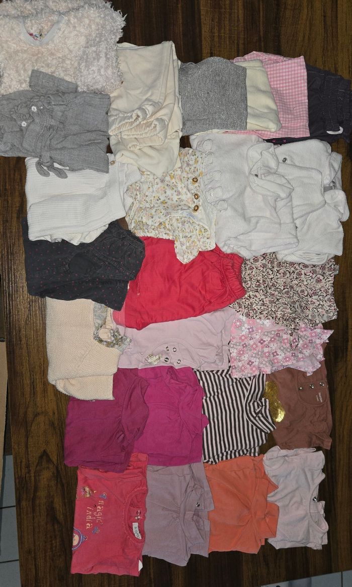 Lot bebe fille 6 mois tee shirt pantalon robe pull - photo numéro 2