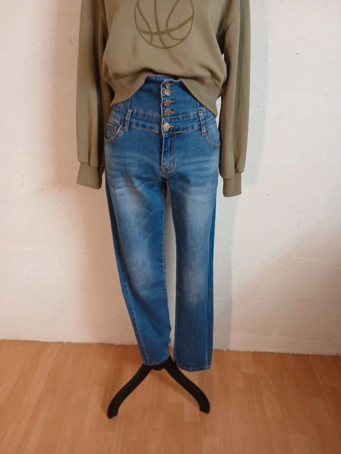 Sweat court taille L Dazy bon etat - photo numéro 8