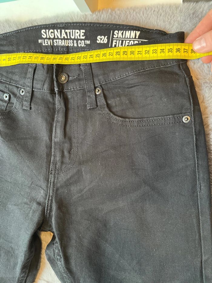 Jeans Lévis signature coupe skinny mesure en photo - photo numéro 4