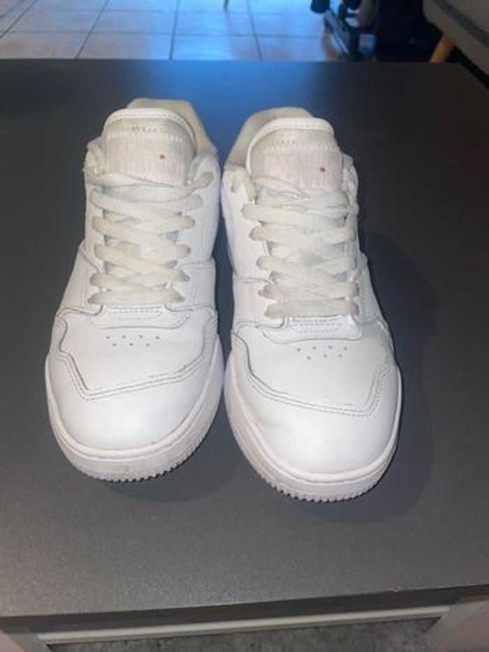 Lacoste blanche - photo numéro 3