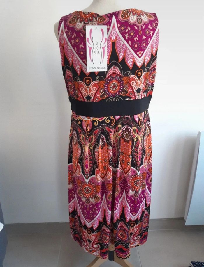 Robe à motif Ronni Nicole neuve T44 - photo numéro 5