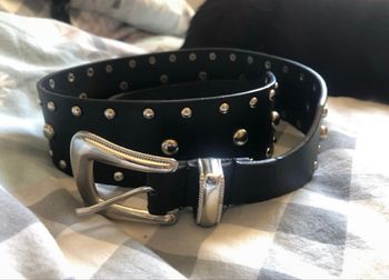 Ceinture à clous