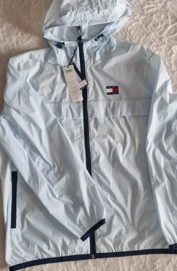Tommy Hilfiger