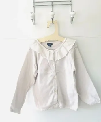 Gilet blanc avec un joli col  24 mois