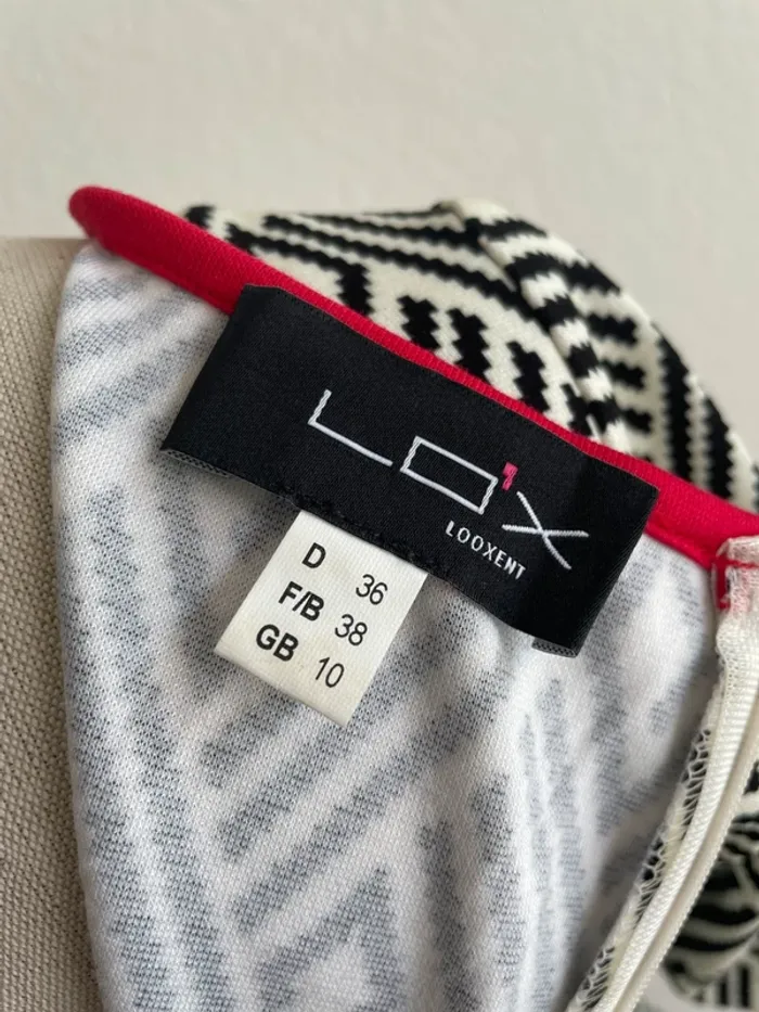Robe graphique blanche et rouge LO'X - photo numéro 6