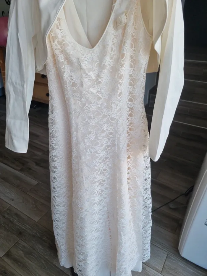 Robe de mariée bella paris taille L - photo numéro 4