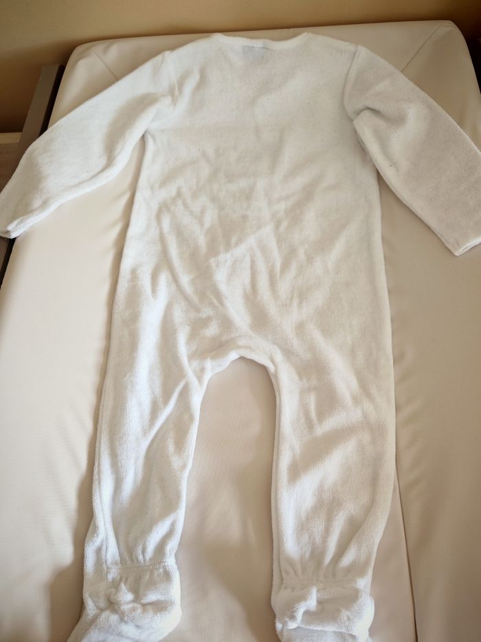 Pyjama blanc - photo numéro 3