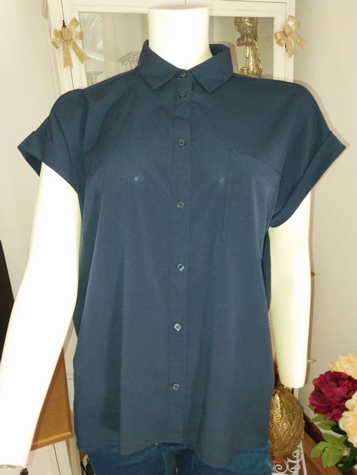Blouse / chemise/ chemisier manches courtes bleu marine état neuf by Mango - photo numéro 2