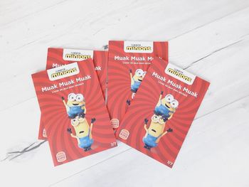 Lot 4 livrets Burger King Les minions Muak muak muak 7/7 jeux et stickers Neufs
