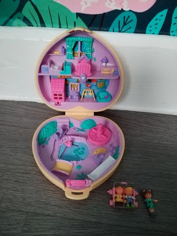 Polly Pocket vintage 1994 crèche boîte cœur jaune ruban rose