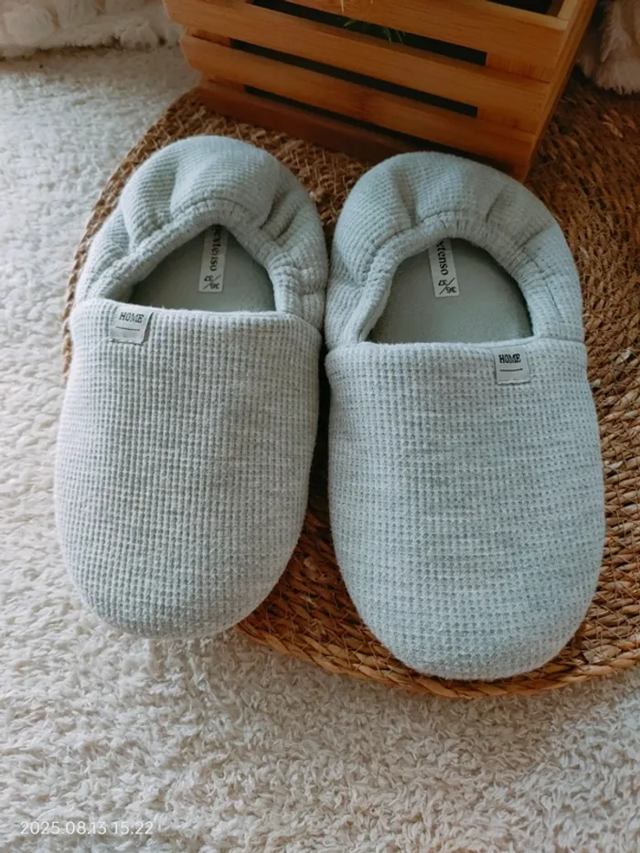 Chaussons 36/37 - photo numéro 2