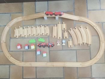 Circuit train en bois 53 pièces