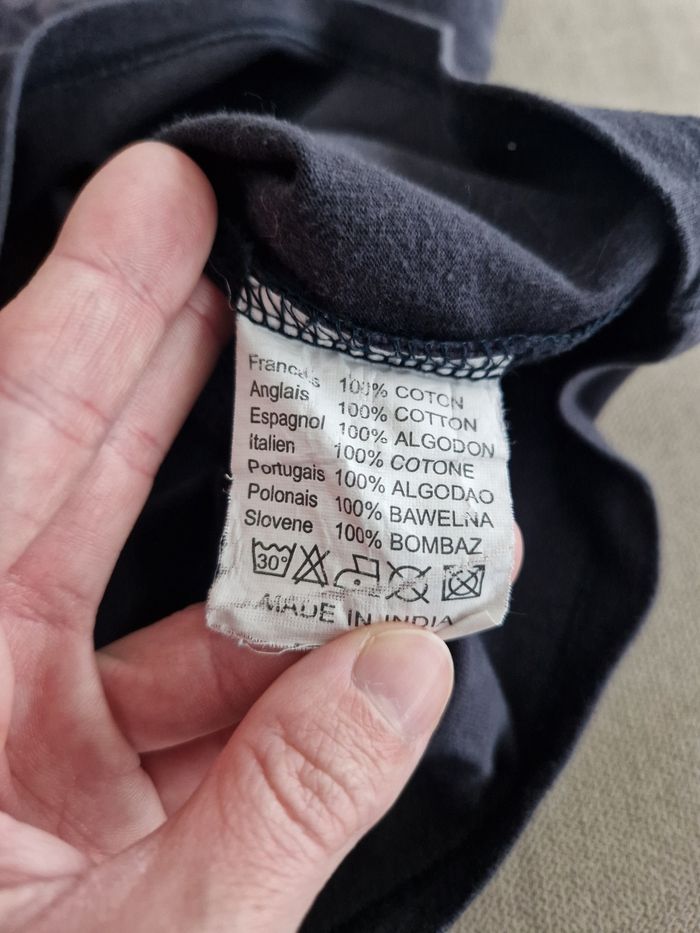 Haut noir avec motifs fleurs, feuilles Camps United - photo numéro 9