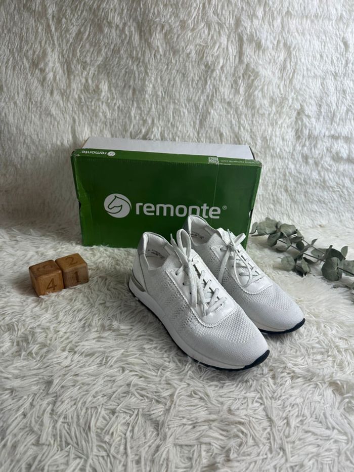 Paire de basket blanche Remonte taille 41
