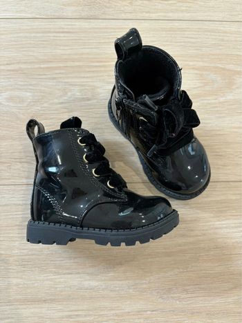 Bottines brillante vernis a lacets + fermeture