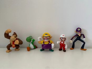 Lot de 5 figurines Mario