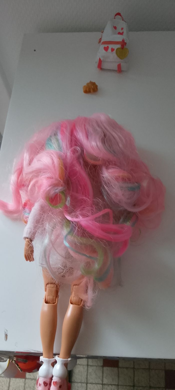 Poupée raimbow High junior - photo numéro 3