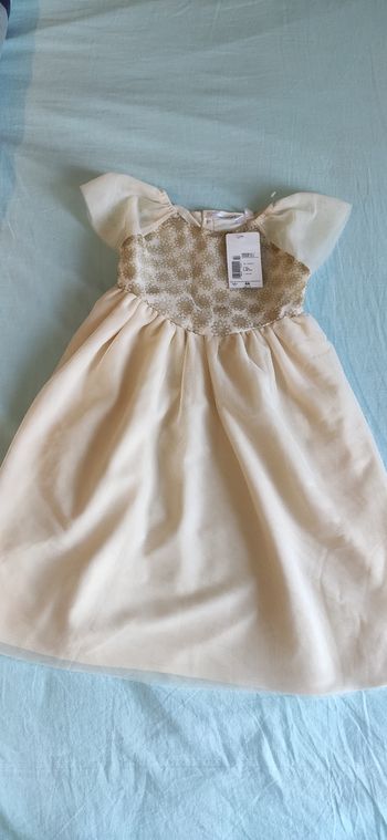 Robe fille mariage 4 an neuve