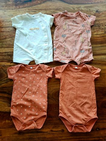Lot combinaison et bodies 1mois