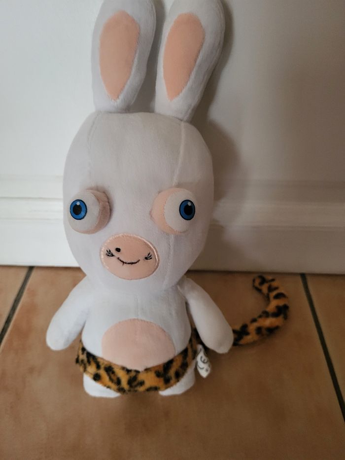 Peluche lapin crétin