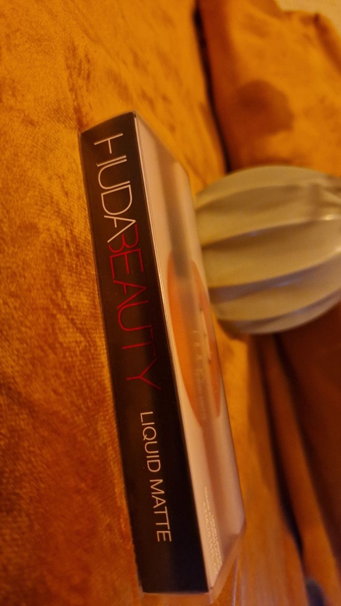 Huda Beauty liquid matte bombshell rouges à lèvres liquide 4.2ml neuf jamais utilisé jamais ouvert - photo numéro 3