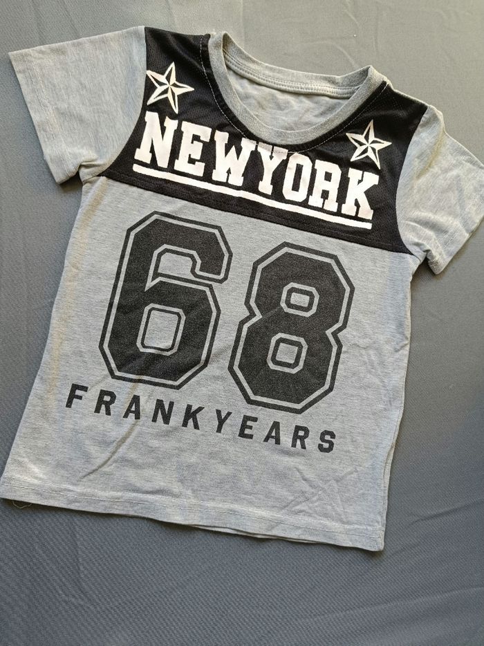 T-shirt gris 🎮 Taille 5 ans