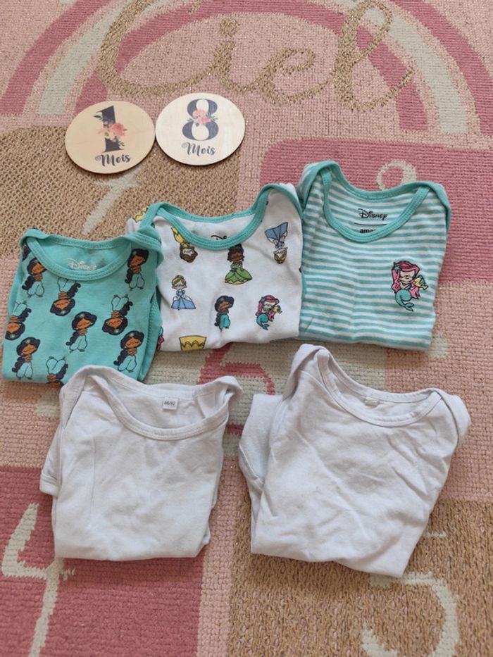 Lot 5 bodies sans manches