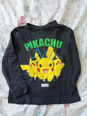 T-shirt pikachu gris 4a