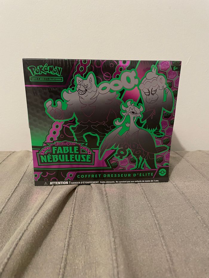 Coffret Dresseur d'Élite Pokémon - Fable Nébuleuse (ETB)