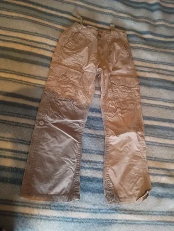 Pantalon cargo beige taille 6 ans