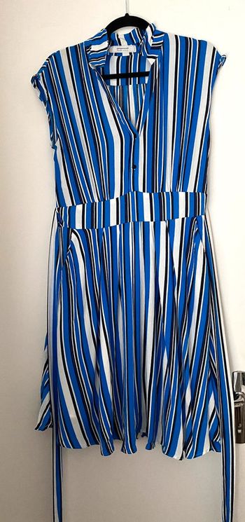 Robe Évasée A Rayures Avec Ceinture Taille 38