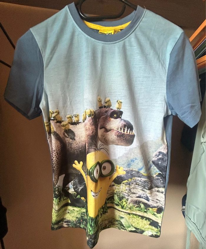 TEE shirt Les Minions Taille 8 ans