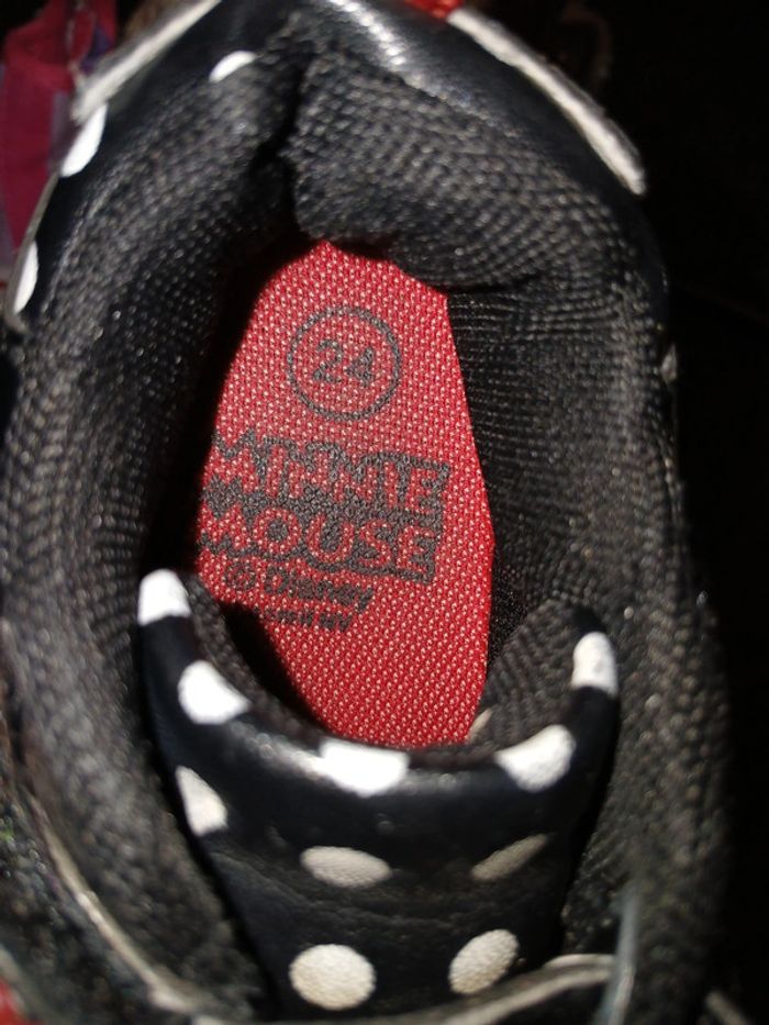 Baskets taille 24 - photo numéro 2