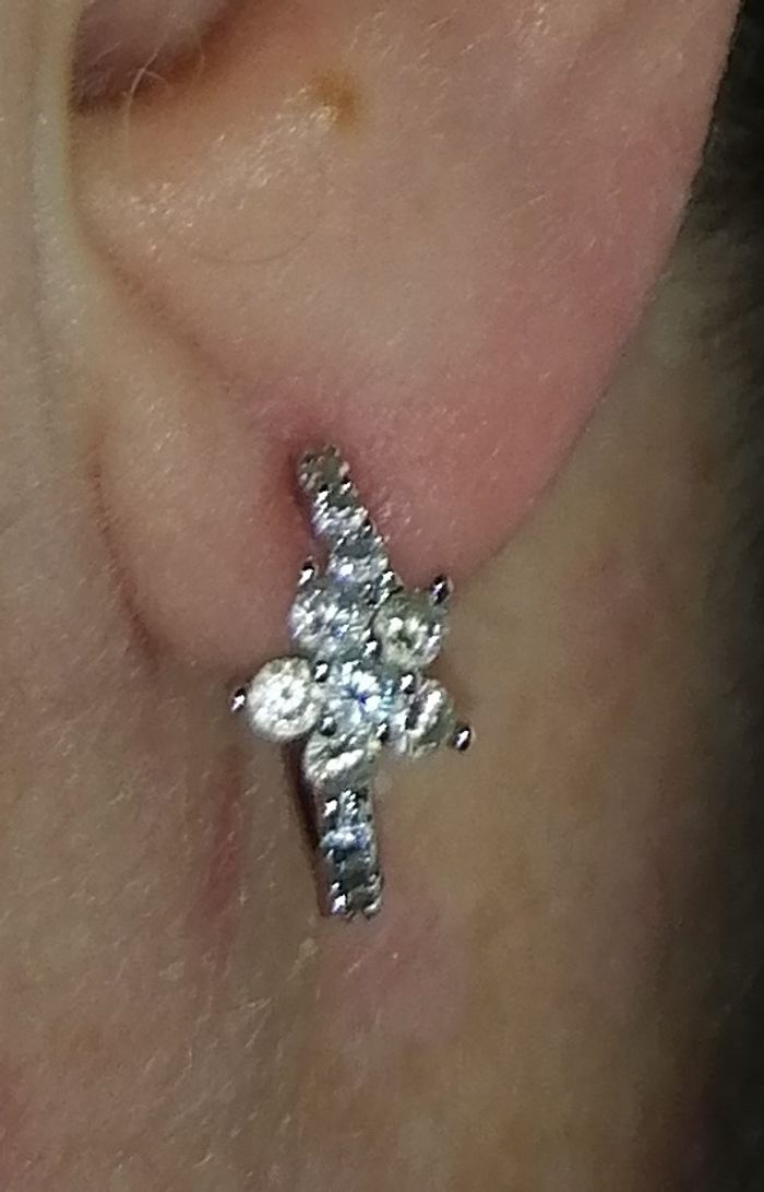 Vends 1 boucle d’oreille argent