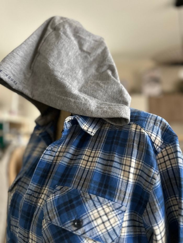 Veste chemise IKKS à carreaux avec capuche amovible – T.M – Neuve - photo numéro 3