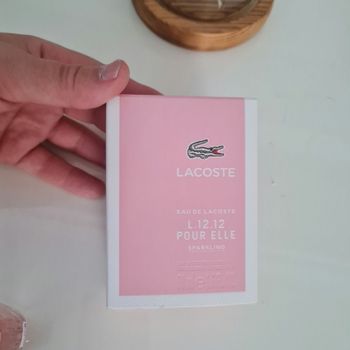 Flacon de parfum vide lacoste