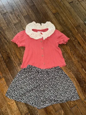 tshirt et jupe Monoprix 5 ans