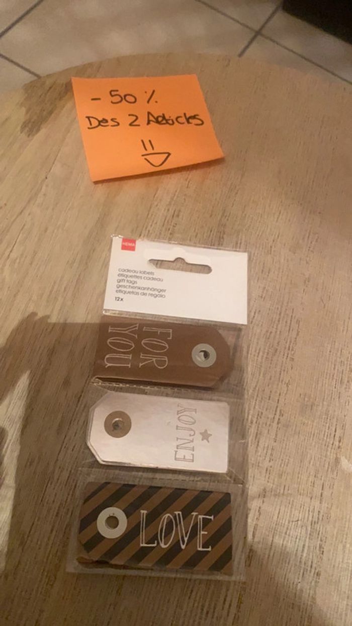 Lot de 11 étiquettes