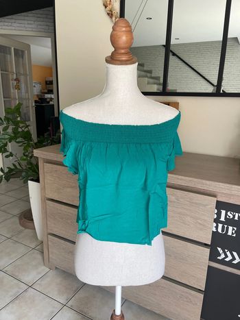 T shirt épaule dénudée