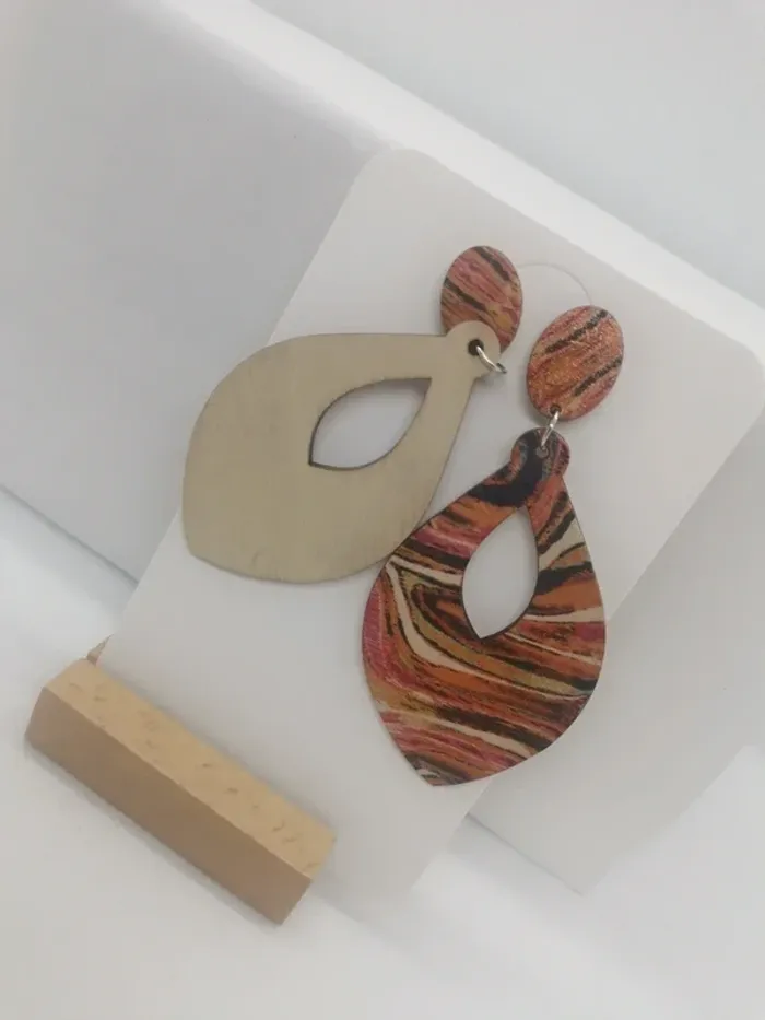 Paire de boucles d'oreille forme goutte motifs aztèques - photo numéro 3