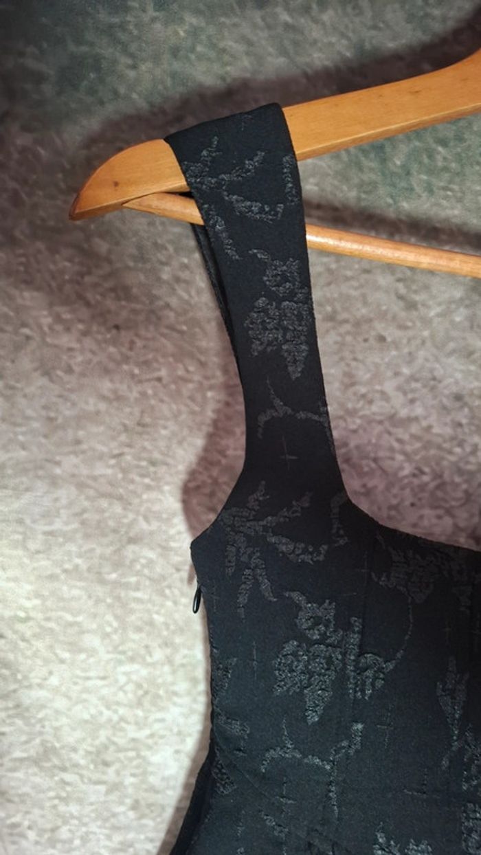 Robe noire fleurs tissu jacquard - photo numéro 13
