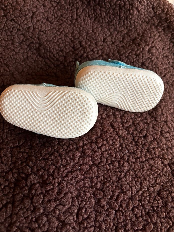 Chaussons bébé en cuir - Taille 18 - photo numéro 4