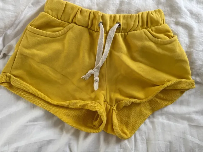 Short jaune bershka