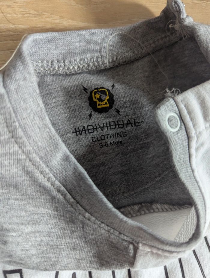Ensemble pull léger et jogging 6 mois. - photo numéro 2