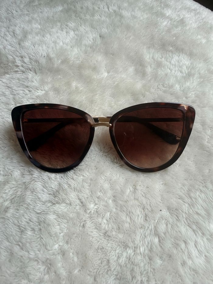 Lunettes de soleil « Œil de chat » - photo numéro 1