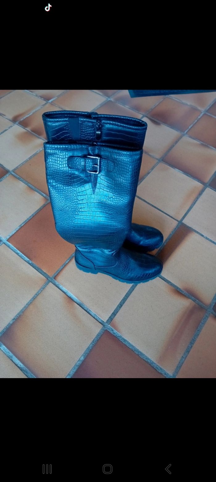 Bottes noires - photo numéro 2
