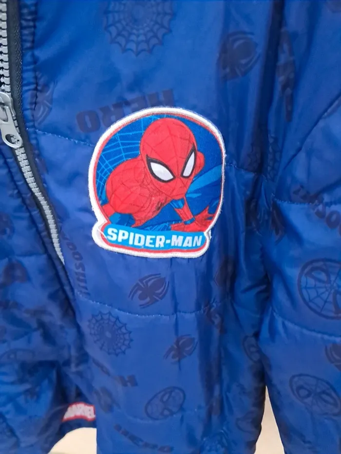 Doudoune Marvel 8 ans - photo numéro 2