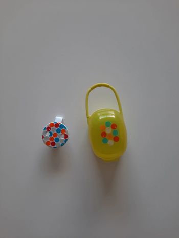 Boite rangement sucettes + attache tétine