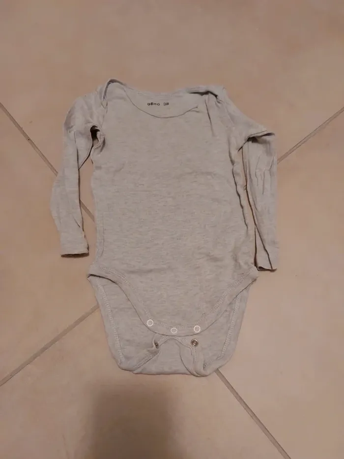 Lot  de 3 bodies - photo numéro 4