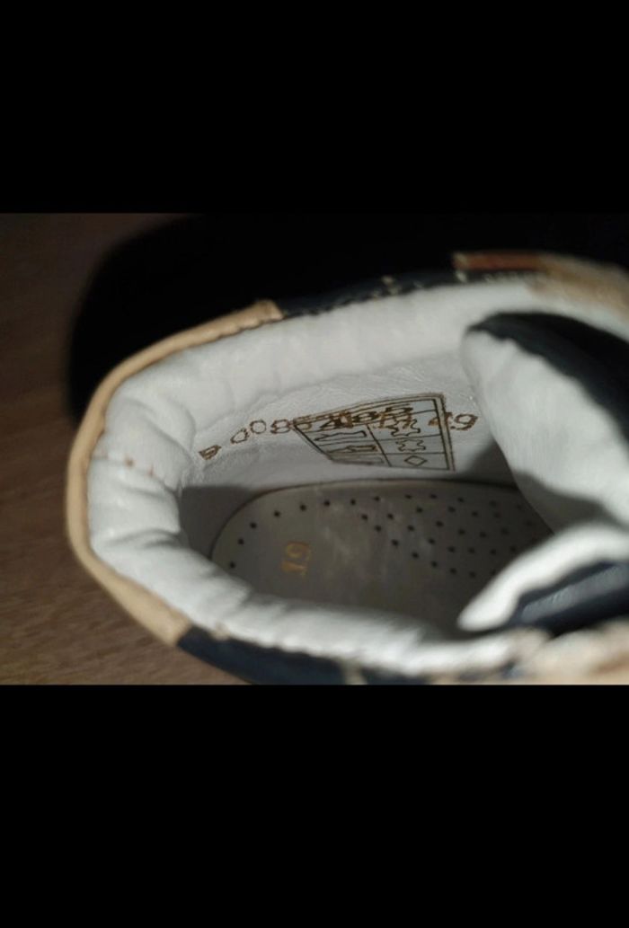 Chaussures taille 19 - photo numéro 8